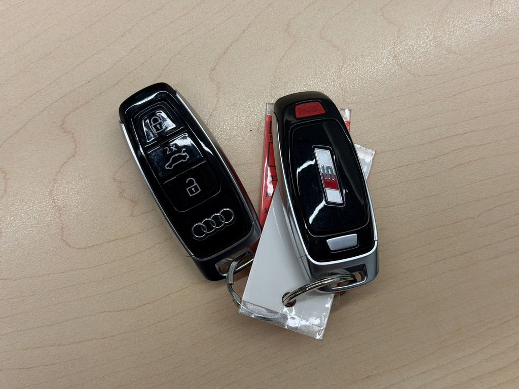 Used 2025 Audi S8 image 45