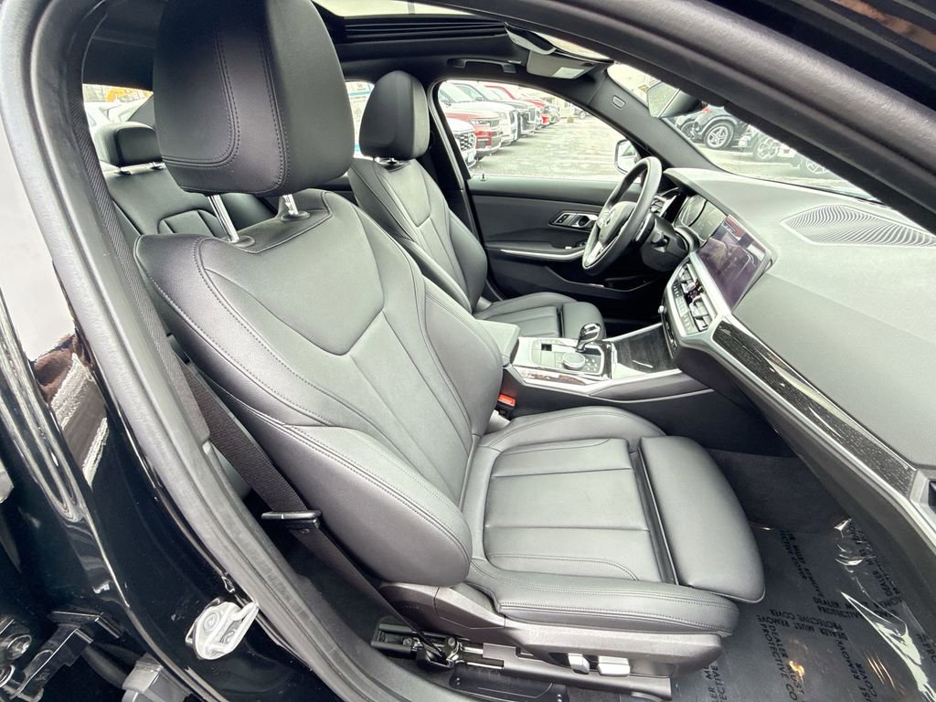 Used 2021 BMW 330i xDrive Sedan w/ Convenience Package image 25