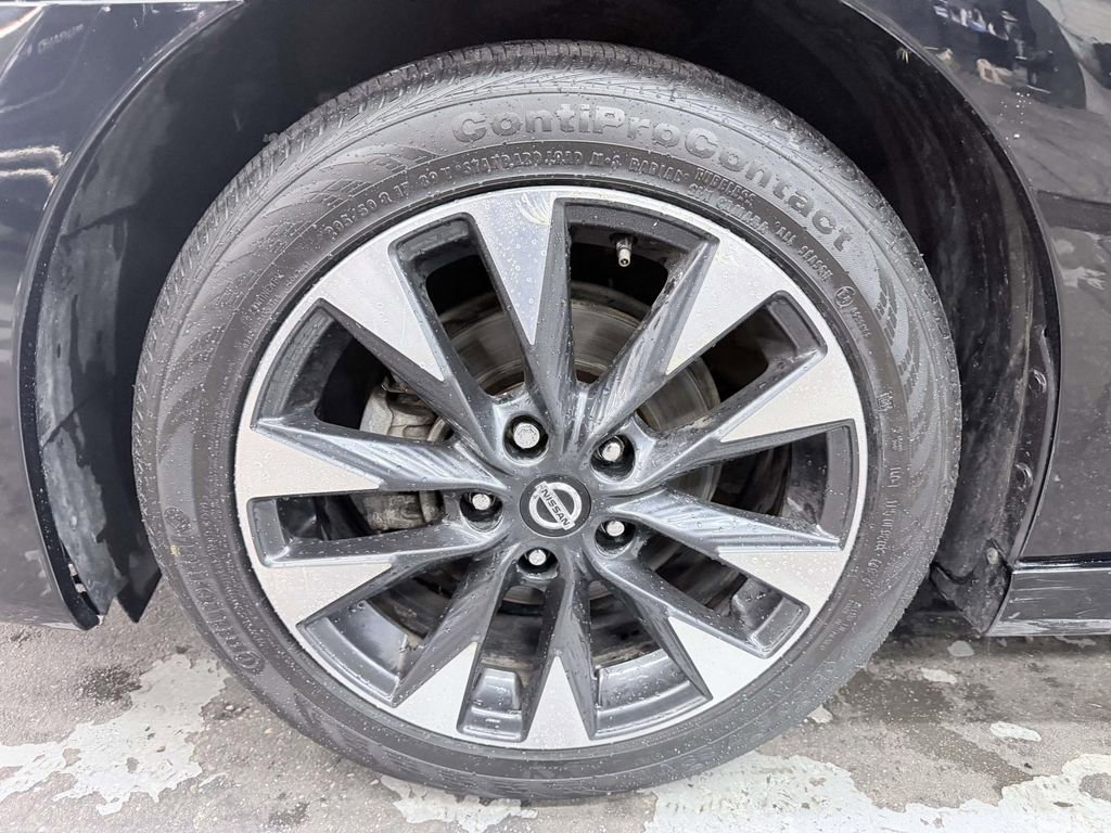 Used 2019 Nissan Sentra SR w/ Premium Package (SR) FWD image 10