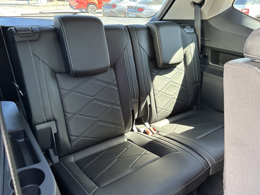 Used 2025 Volkswagen Atlas SE FWD image 19