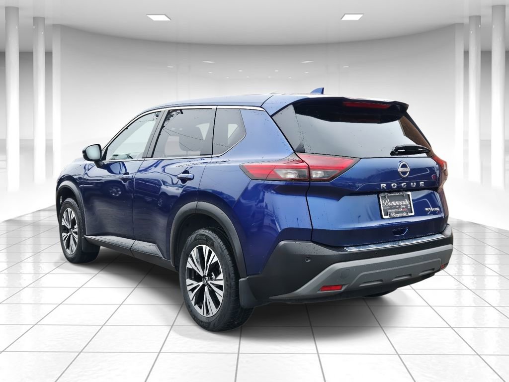 Used 2023 Nissan Rogue SV image 5