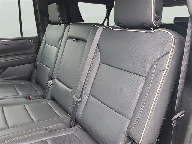 Used 2024 GMC Yukon XL SLT image 10