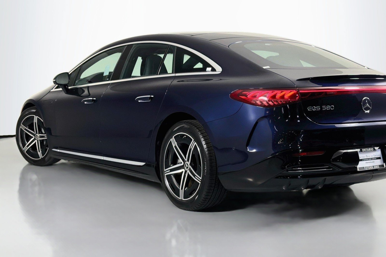 Certified 2022 Mercedes-Benz EQS 580 4MATIC Sedan image 14