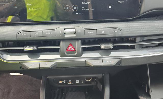 Used 2025 Kia K4 GT-Line Turbo image 9