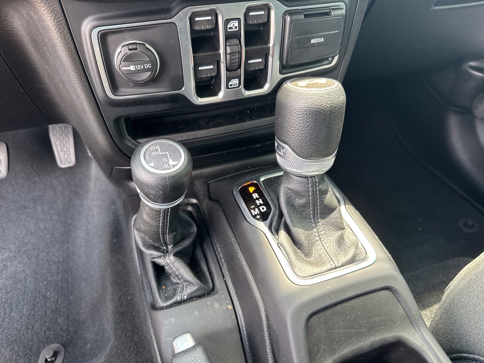 Used 2024 Jeep Wrangler Unlimited Sport AWD/4WD image 24