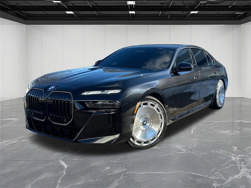 Used 2025 BMW 760i xDrive image 1