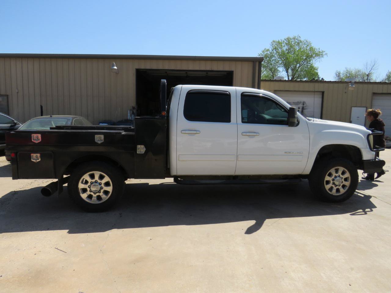 Used 2013 GMC Sierra 2500 SLT w/ SLT Convenience Package AWD/4WD image 4