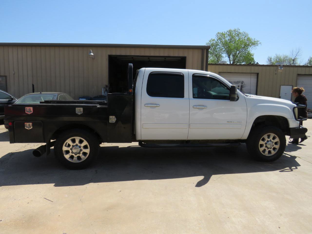 Used 2013 GMC Sierra 2500 SLT w/ SLT Convenience Package image 4