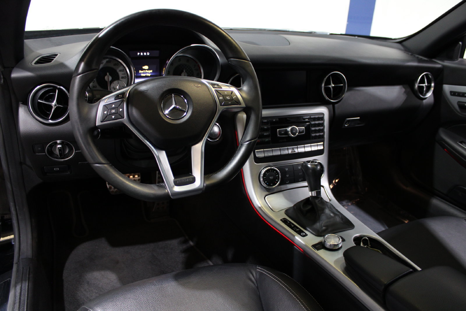 Used 2015 Mercedes-Benz SLK 250 image 36