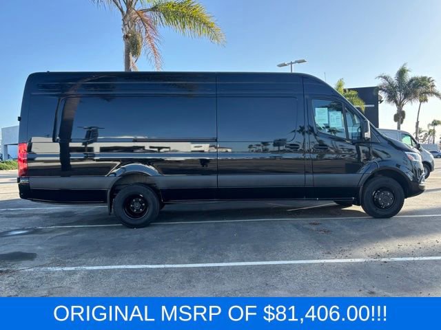 Used 2024 Mercedes-Benz Sprinter 3500 image 2