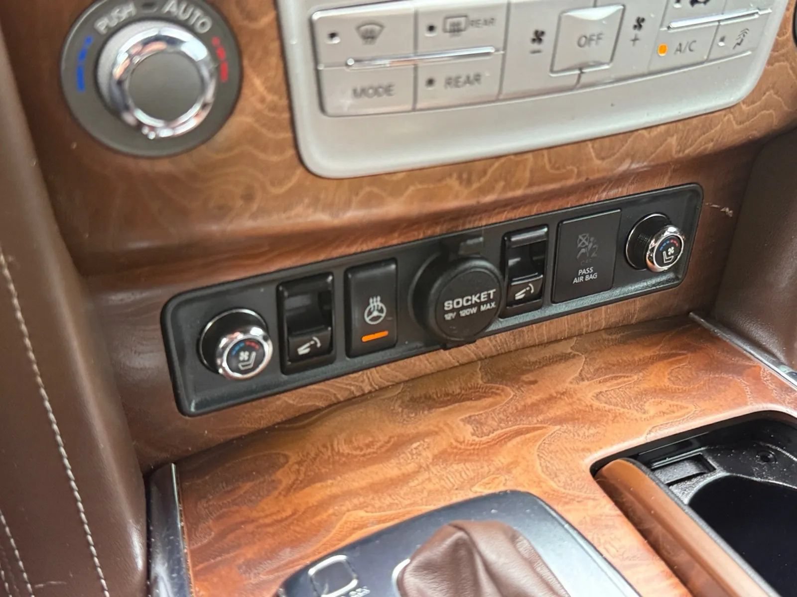 Used 2017 INFINITI QX80 Limited w/ All Season Package AWD/4WD image 27