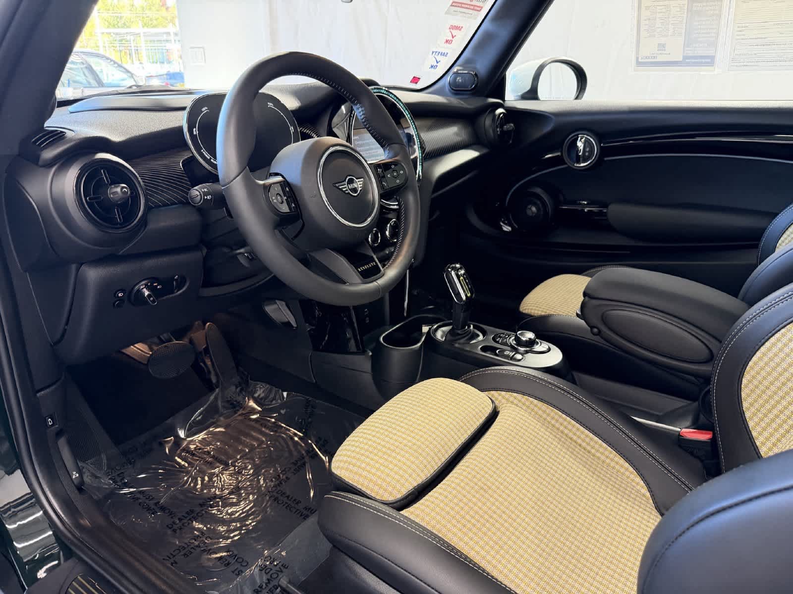 Used 2024 MINI Cooper SE w/ MINI Resolute Edition FWD image 9