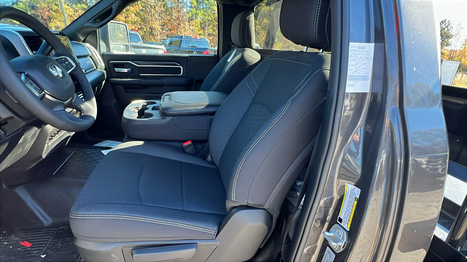 New 2025 RAM 5500 4x4 Regular Cab image 21