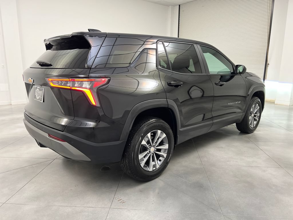 Used 2026 Chevrolet Equinox LT FWD image 9