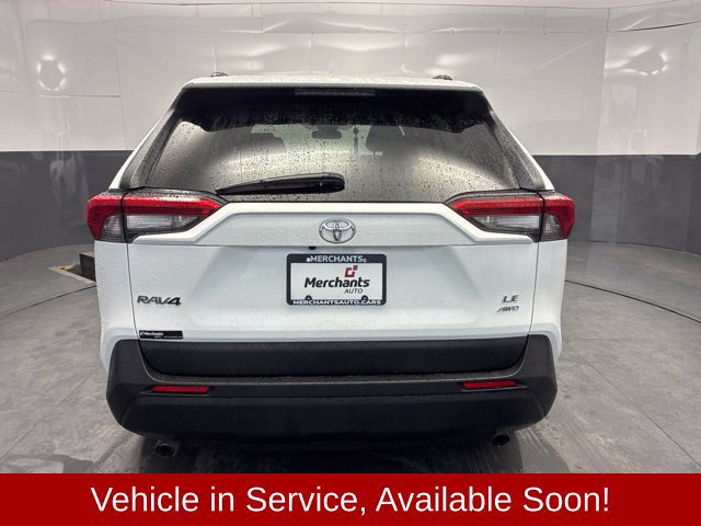 Used 2021 Toyota RAV4 LE AWD/4WD image 5