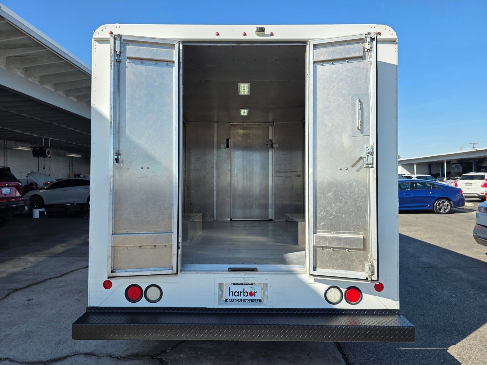 Used 2017 Ford E-350 and Econoline 350 Super Duty w/ A/C Prep Package image 16