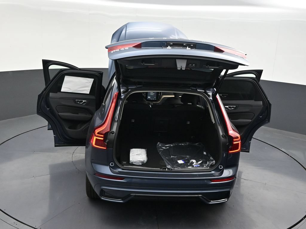 New 2026 Volvo XC60 B5 Plus AWD/4WD image 33