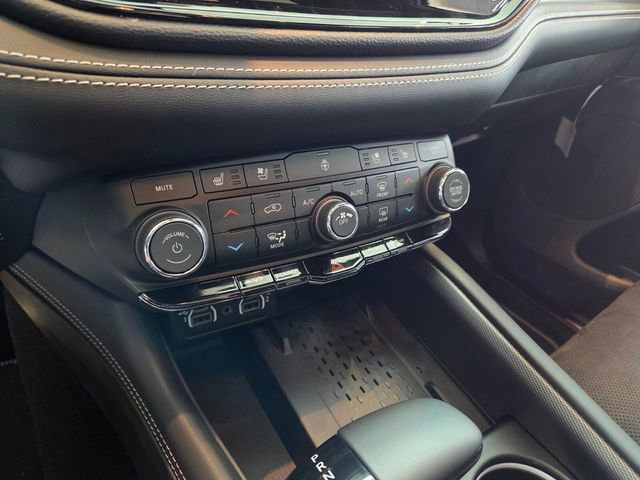 New 2026 Dodge Durango SRT Hellcat w/ Trailer Tow Group IV AWD/4WD image 30