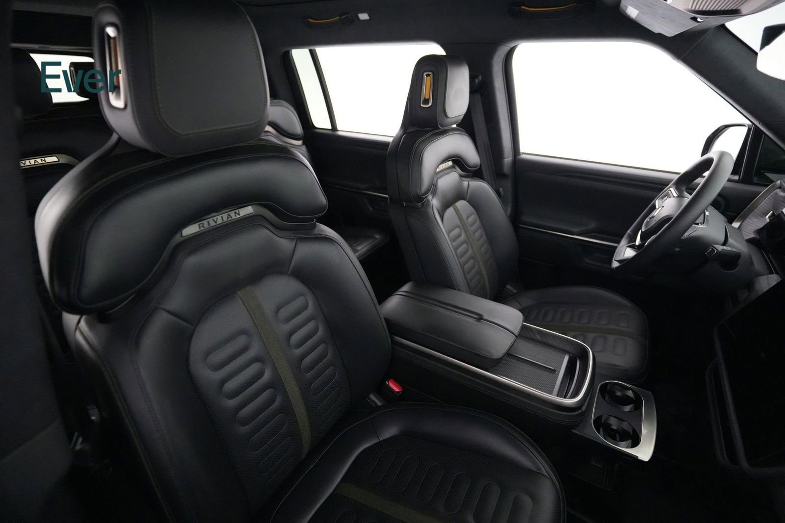 Used 2025 Rivian R1S Adventure image 23