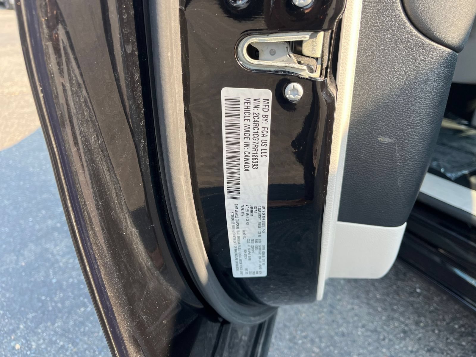 Used 2024 Chrysler Voyager LX FWD image 31