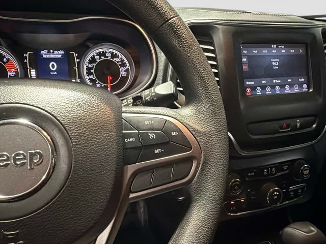 Used 2021 Jeep Cherokee Latitude FWD image 26