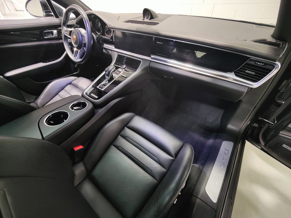 Used 2018 Porsche Panamera 4S image 13