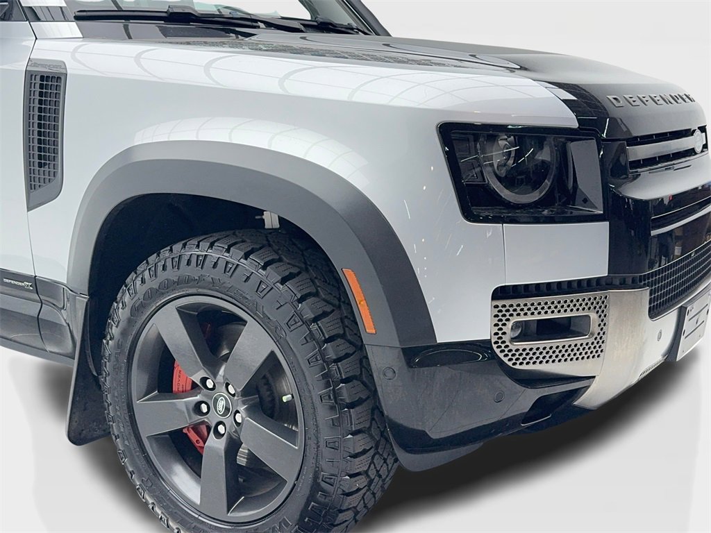 Used 2022 Land Rover Defender 110 X image 3
