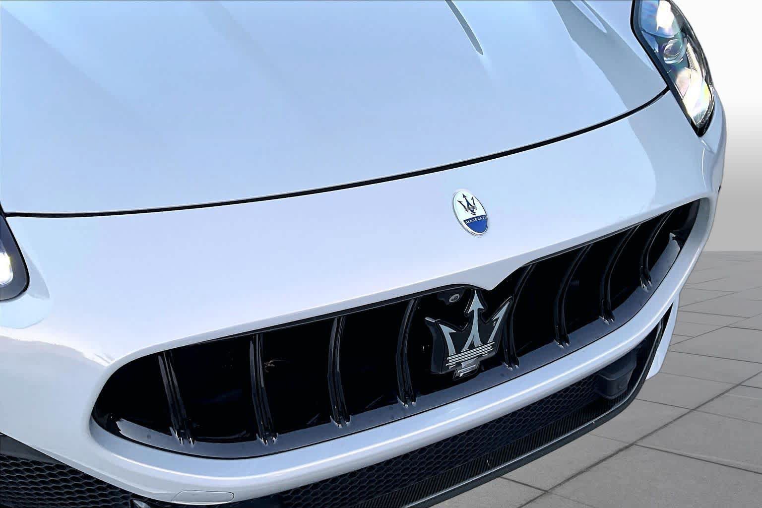 Used 2023 Maserati Grecale Trofeo AWD/4WD image 33