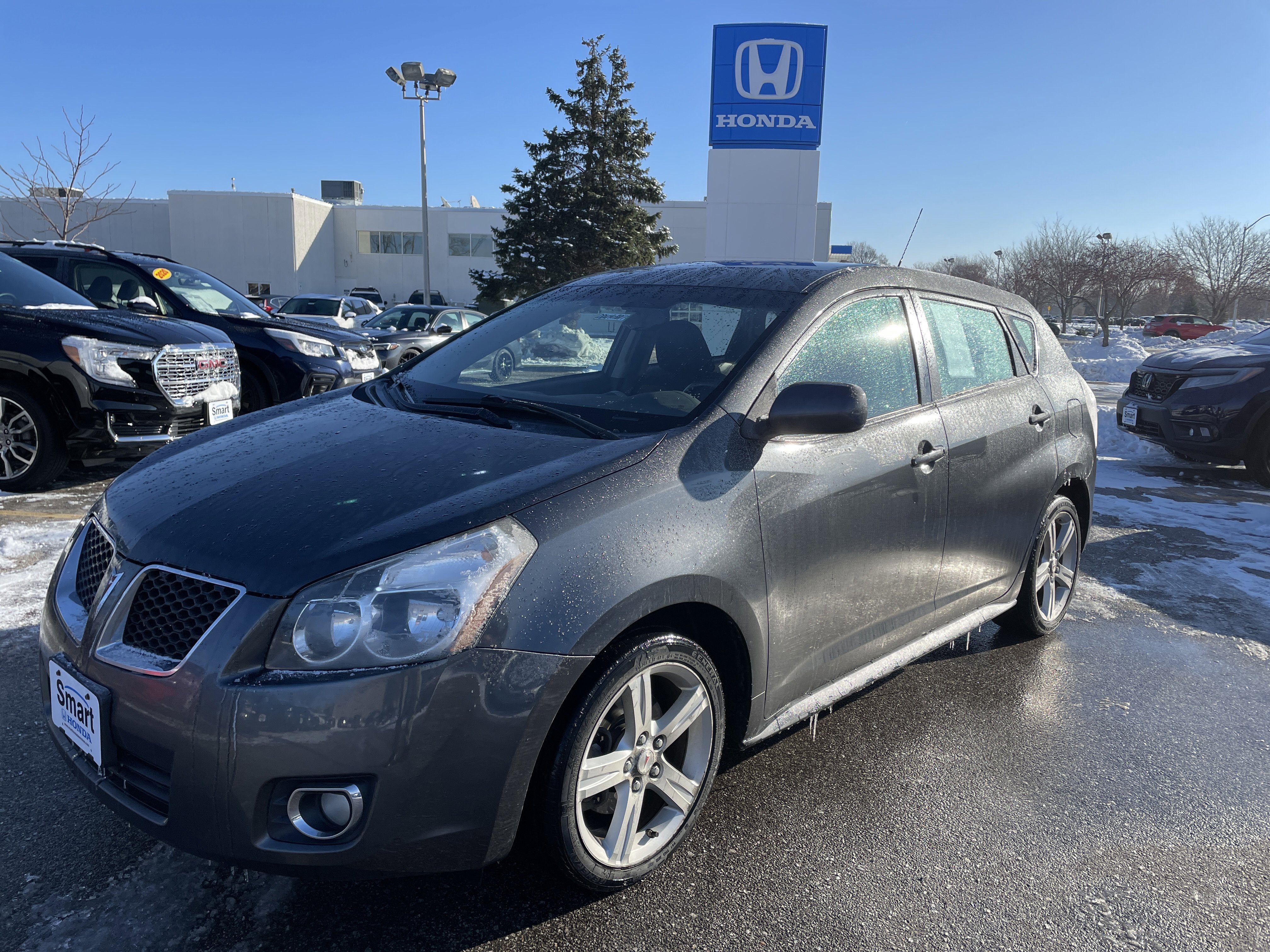 Used 2010 Pontiac Vibe w/ Preferred Package image 1