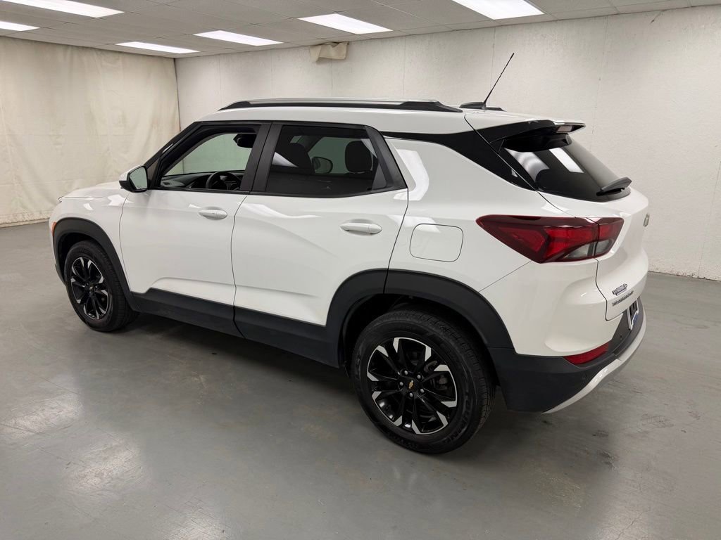 Used 2021 Chevrolet TrailBlazer LT w/ Convenience Package FWD image 3