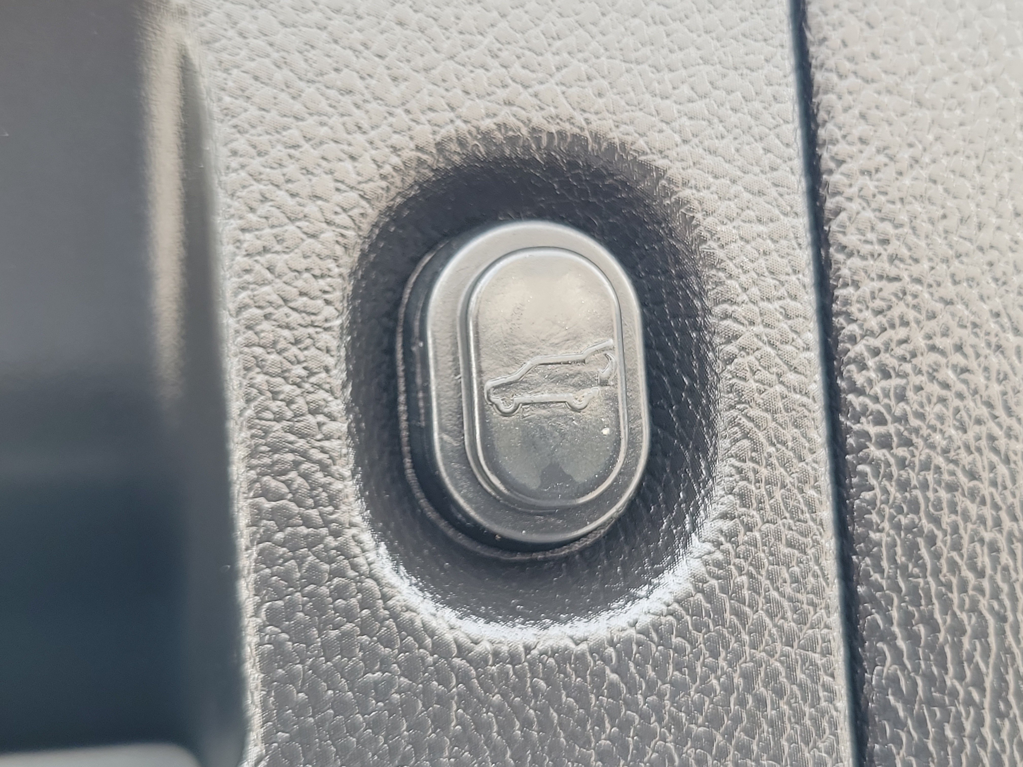 Used 2020 Chevrolet Suburban LT AWD/4WD image 21