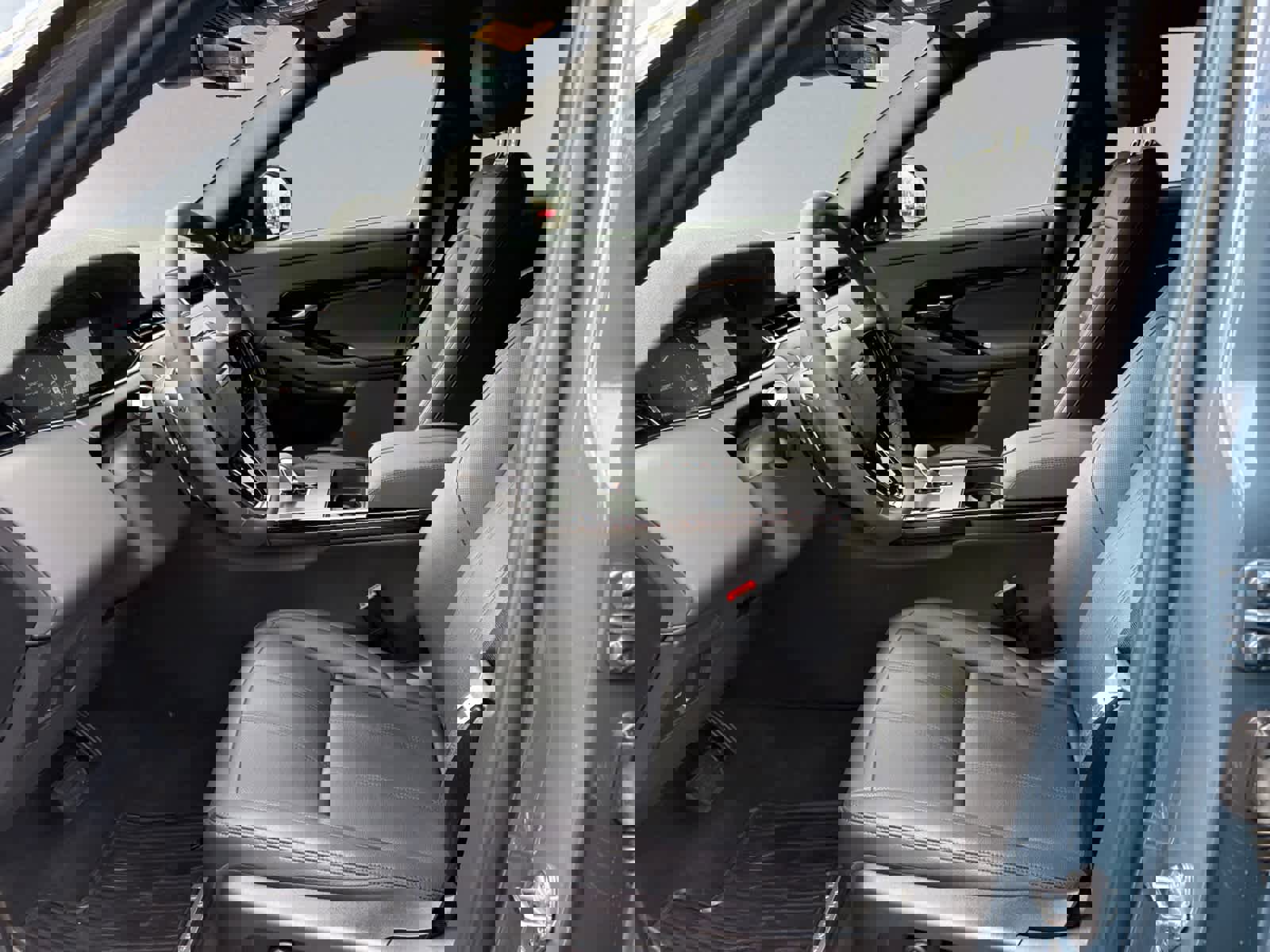 Used 2026 Land Rover Range Rover Evoque S image 11