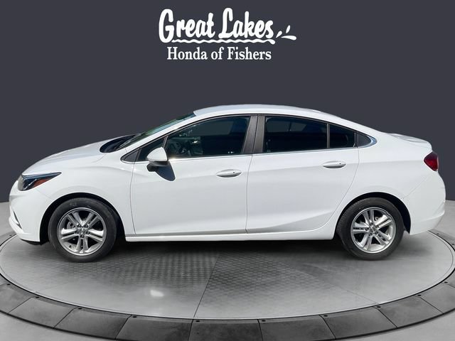 Used 2018 Chevrolet Cruze LT w/ Convenience Package FWD image 2