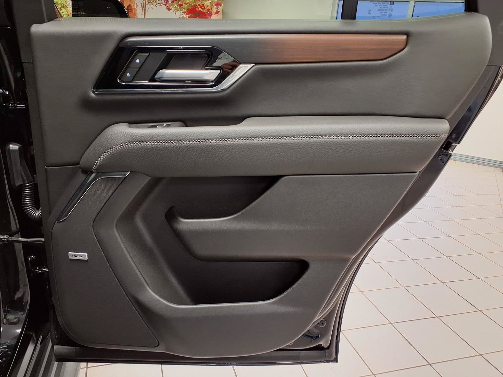 Used 2026 GMC Yukon Denali AWD/4WD image 13
