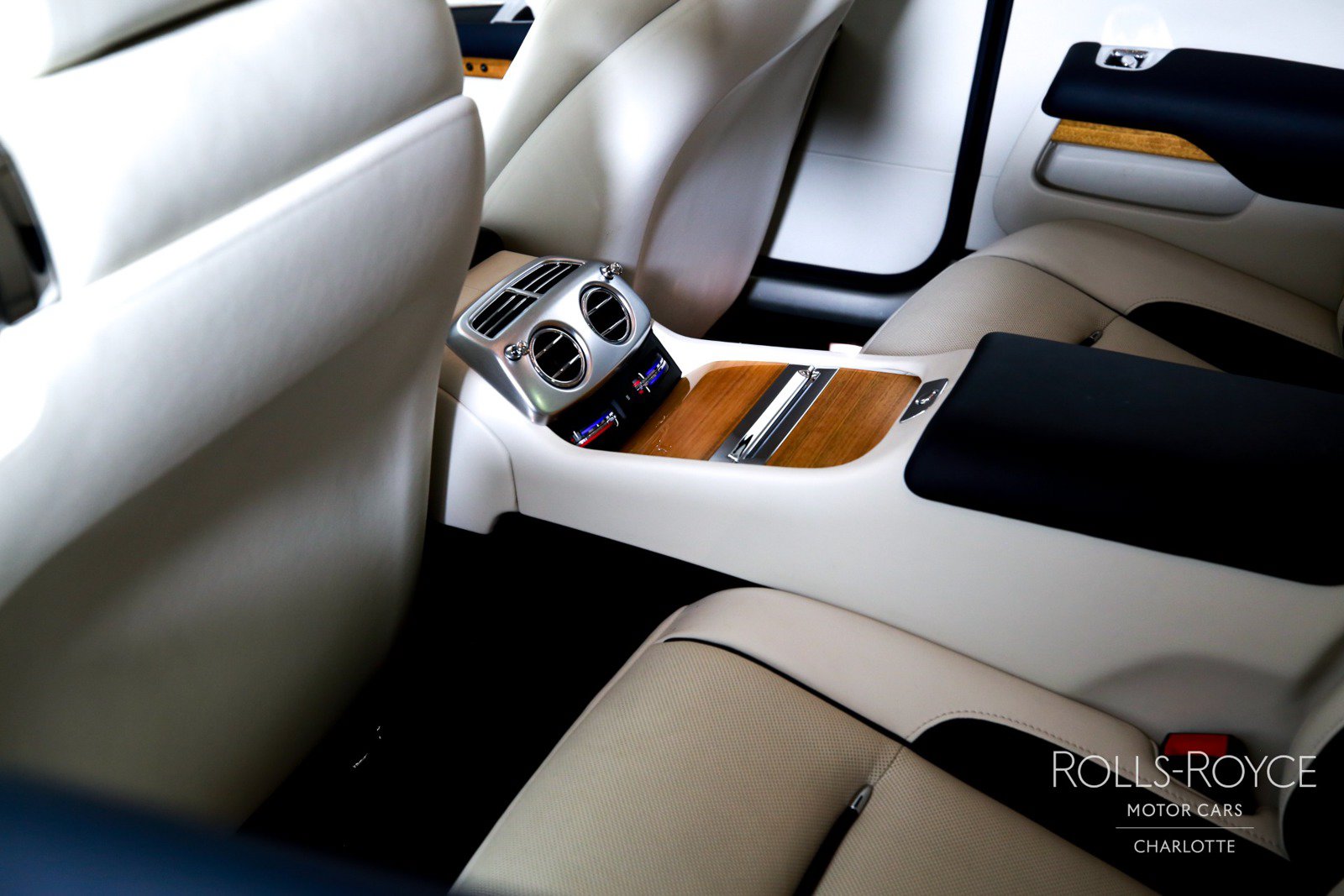 Certified 2019 Rolls-Royce Wraith RWD image 18
