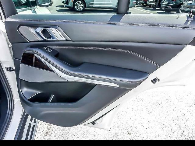 Used 2024 BMW X5 xDrive40i AWD/4WD image 31