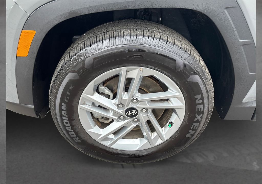 Used 2025 Hyundai Tucson SE AWD/4WD image 12