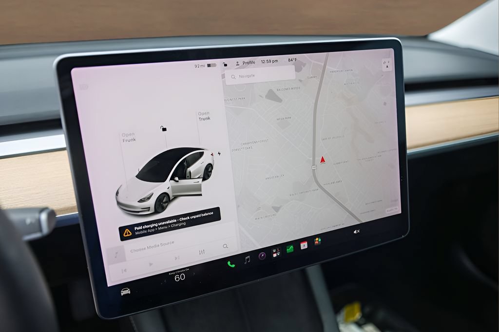 Used 2021 Tesla Model 3 Standard Range Plus RWD image 15