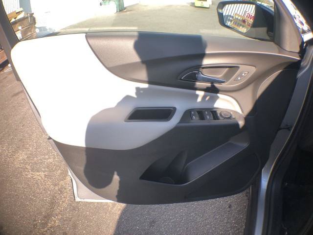 New 2023 Chevrolet Equinox LS w/ LS Convenience Package FWD image 21