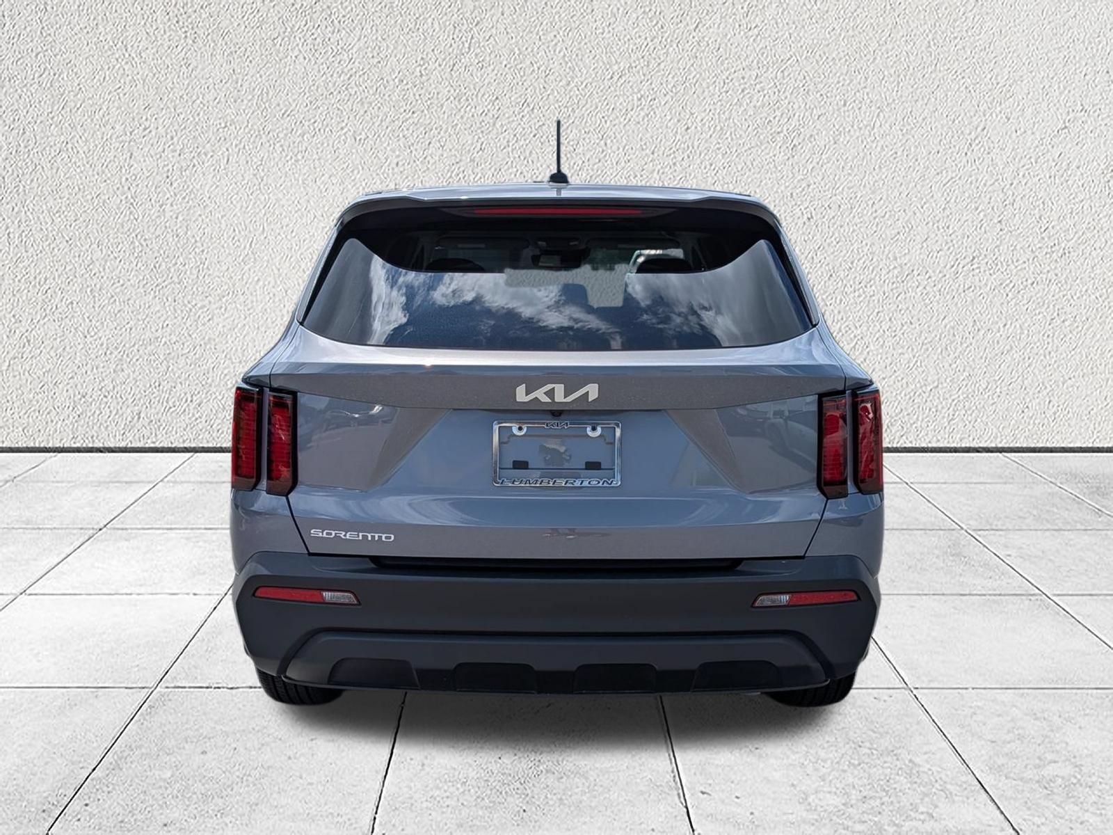 Used 2023 Kia Sorento LX FWD image 4