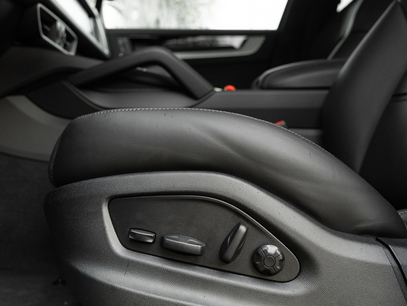 New 2026 Porsche Cayenne AWD/4WD image 23
