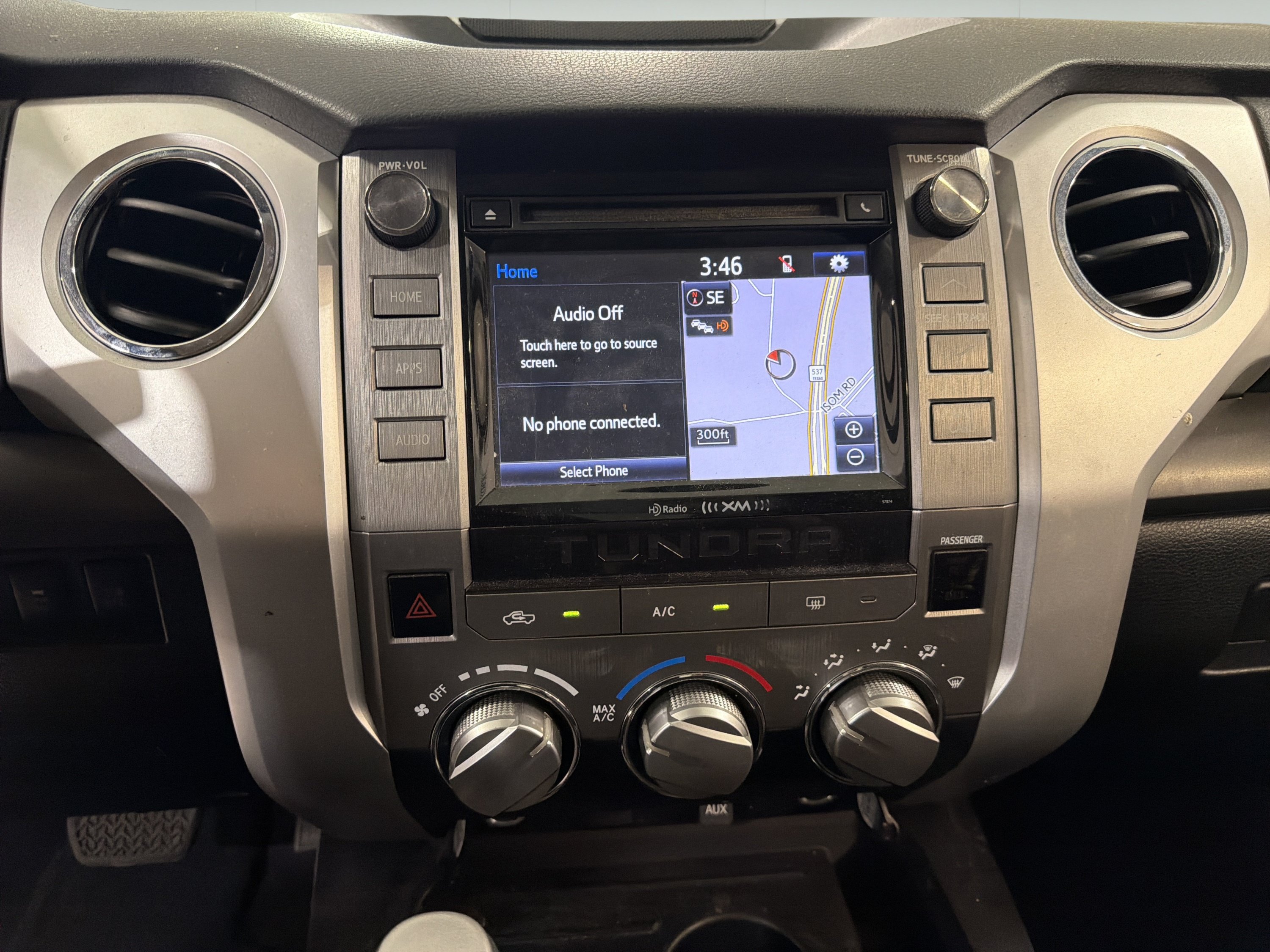 Used 2015 Toyota Tundra SR5 w/ SR5 Upgrade Package RWD image 17