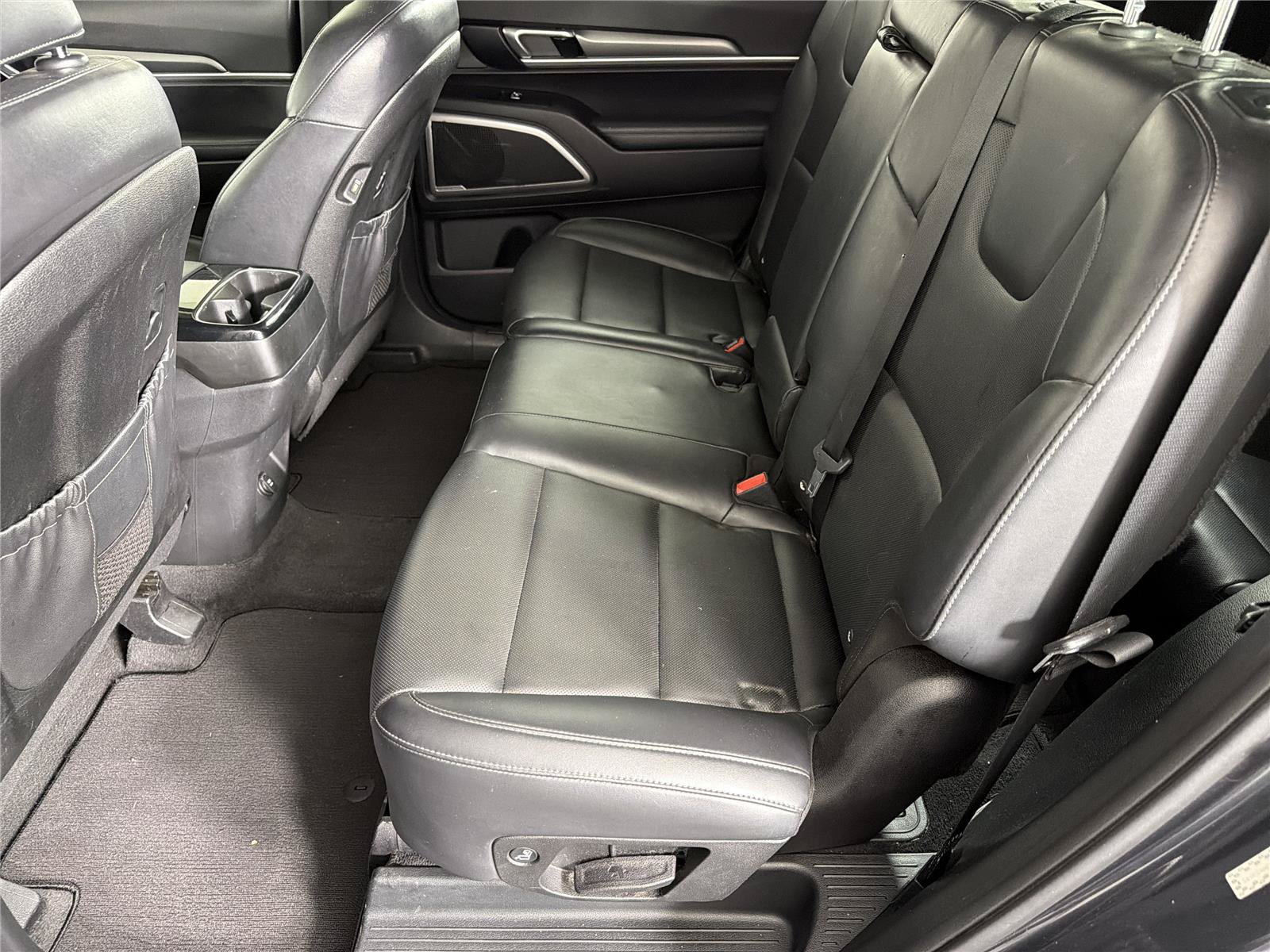 Used 2021 Kia Telluride LX FWD image 19
