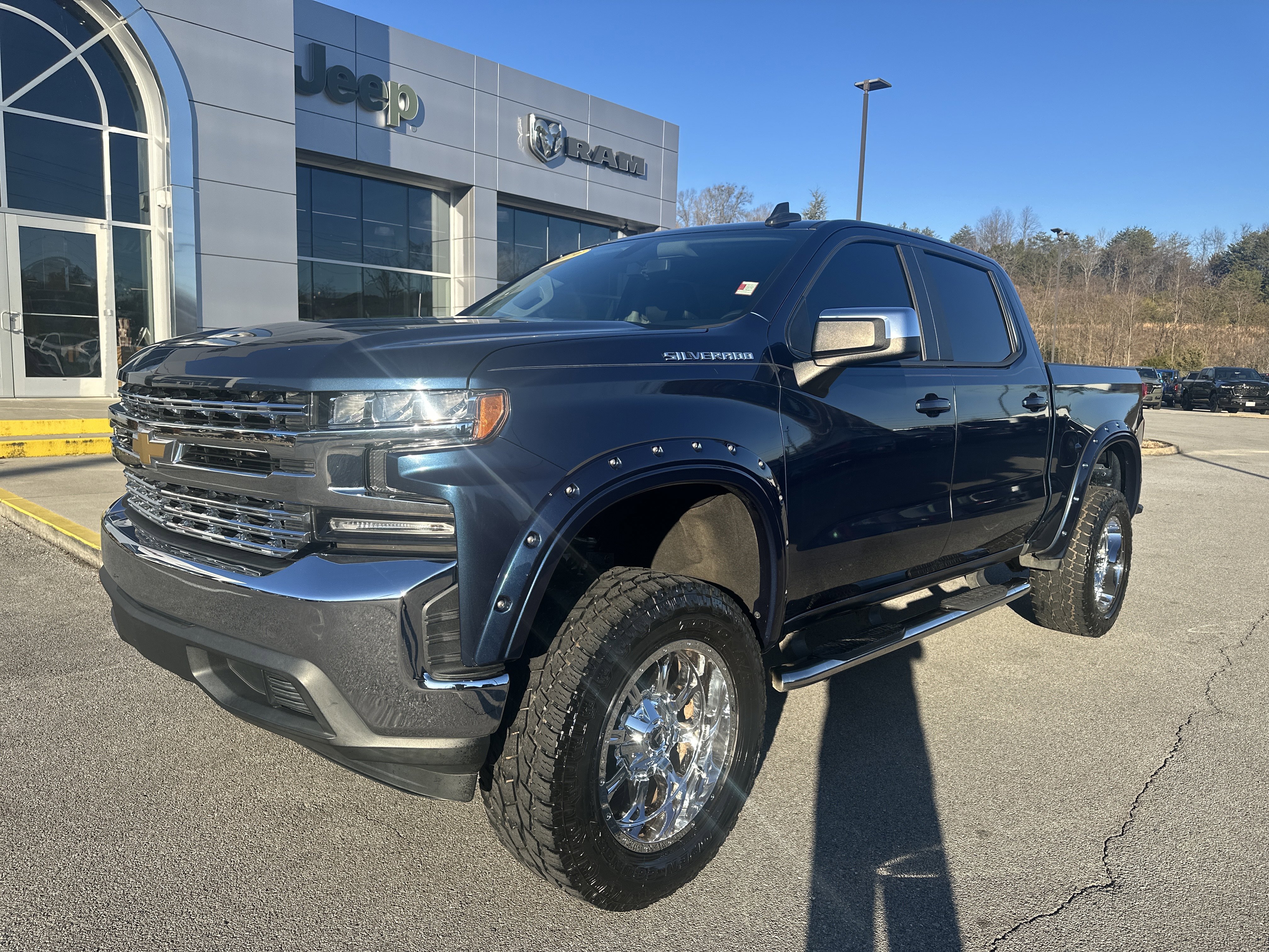 Used 2019 Chevrolet Silverado 1500 LT w/ All-Star Edition image 2