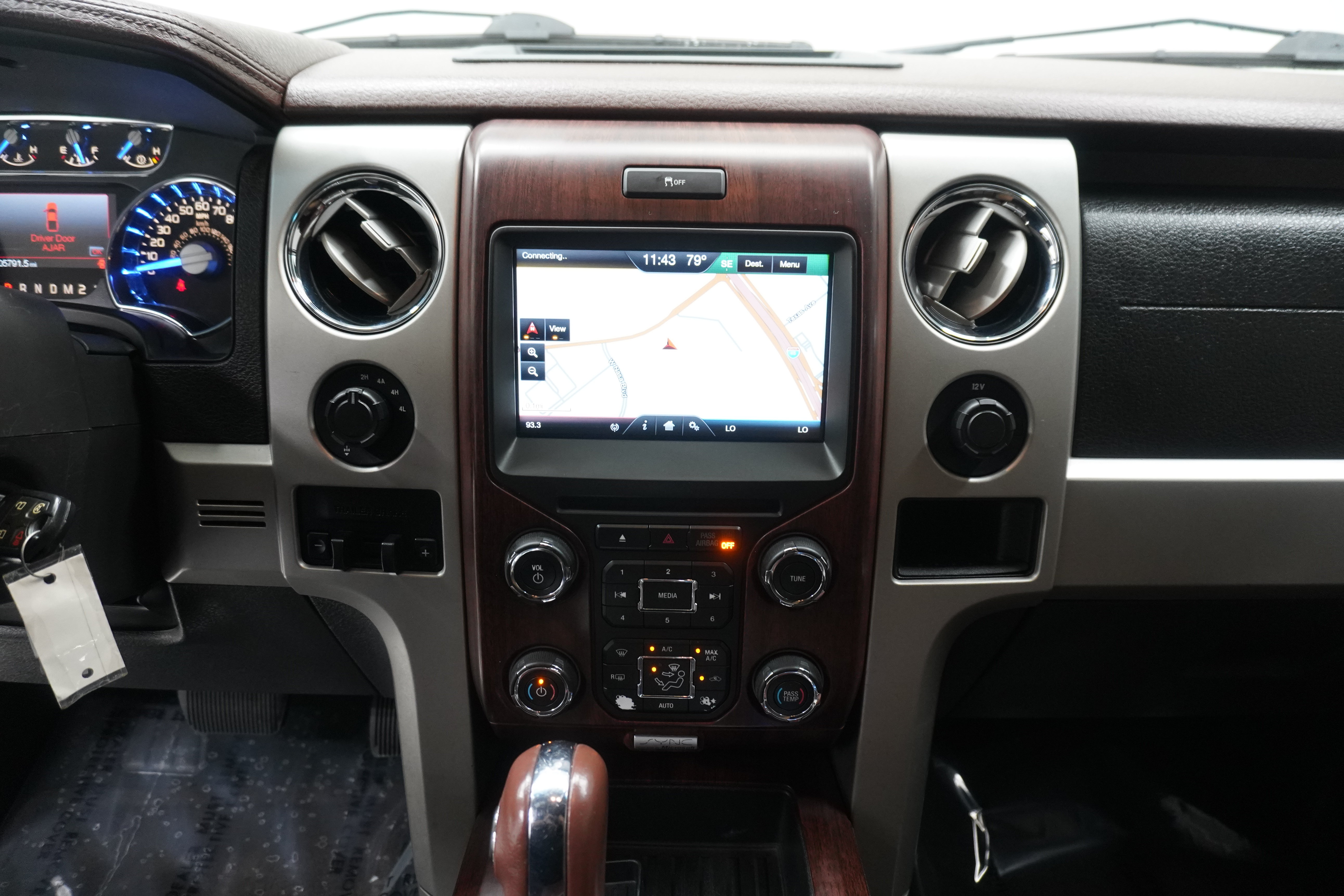 Used 2014 Ford F150 King Ranch w/ King Ranch Luxury Package AWD/4WD image 23