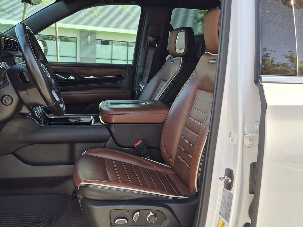 Used 2024 GMC Yukon Denali Ultimate AWD/4WD image 23
