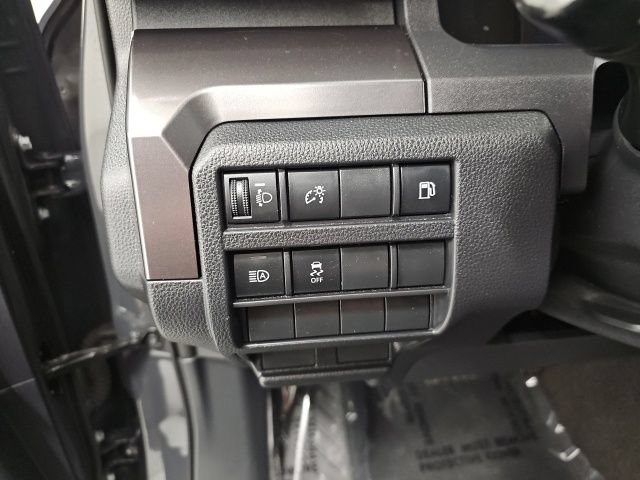 Used 2025 Toyota 4Runner SR5 AWD/4WD image 17