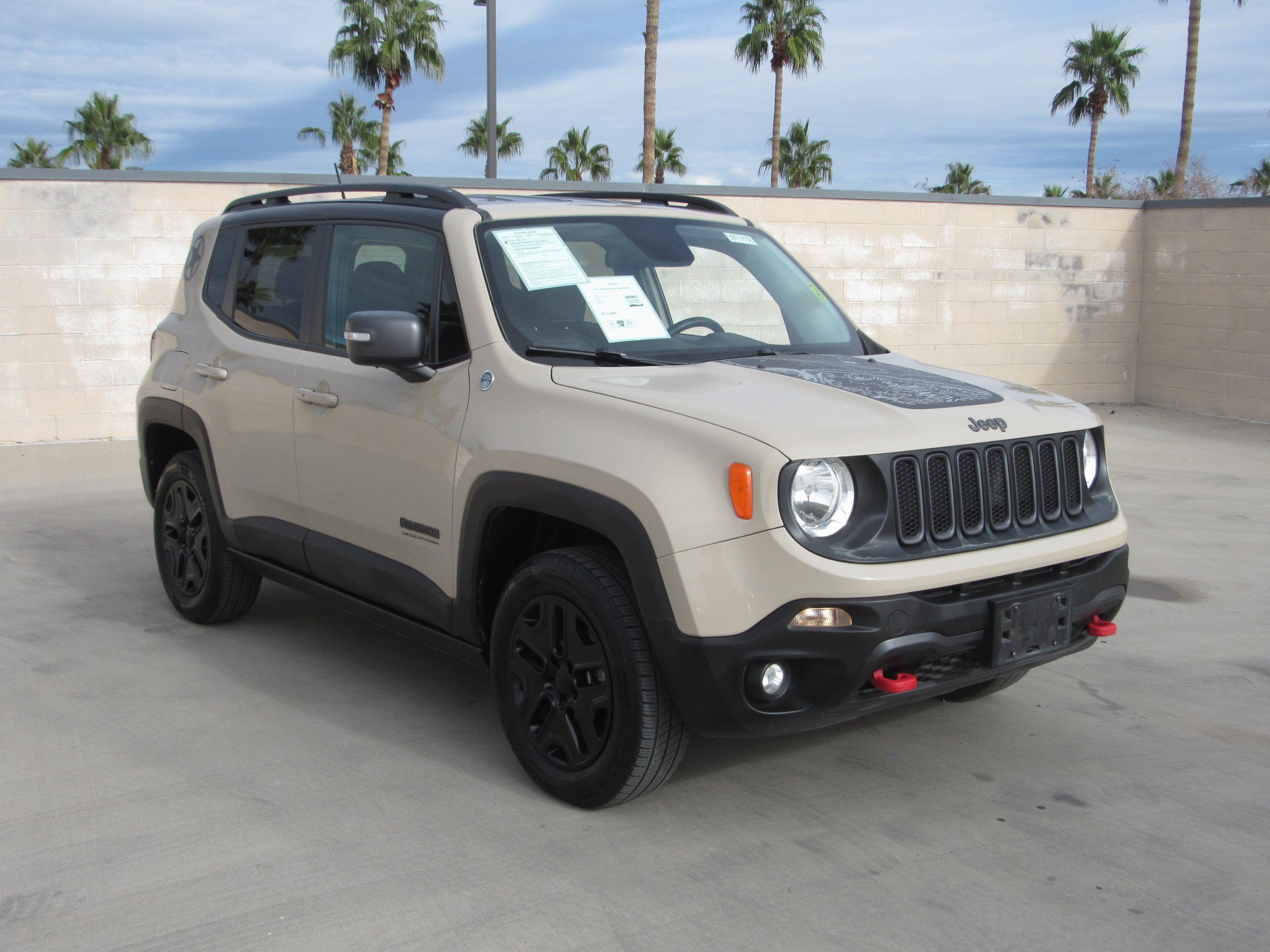 Used 2017 Jeep Renegade Trailhawk image 2