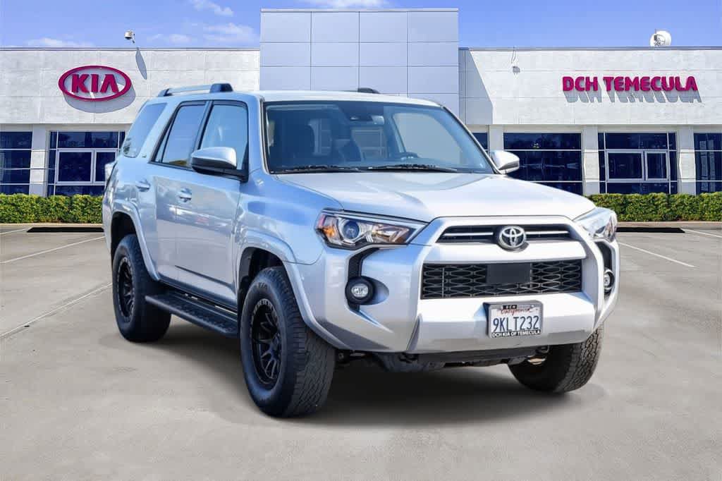 Used 2022 Toyota 4Runner SR5 AWD/4WD image 3