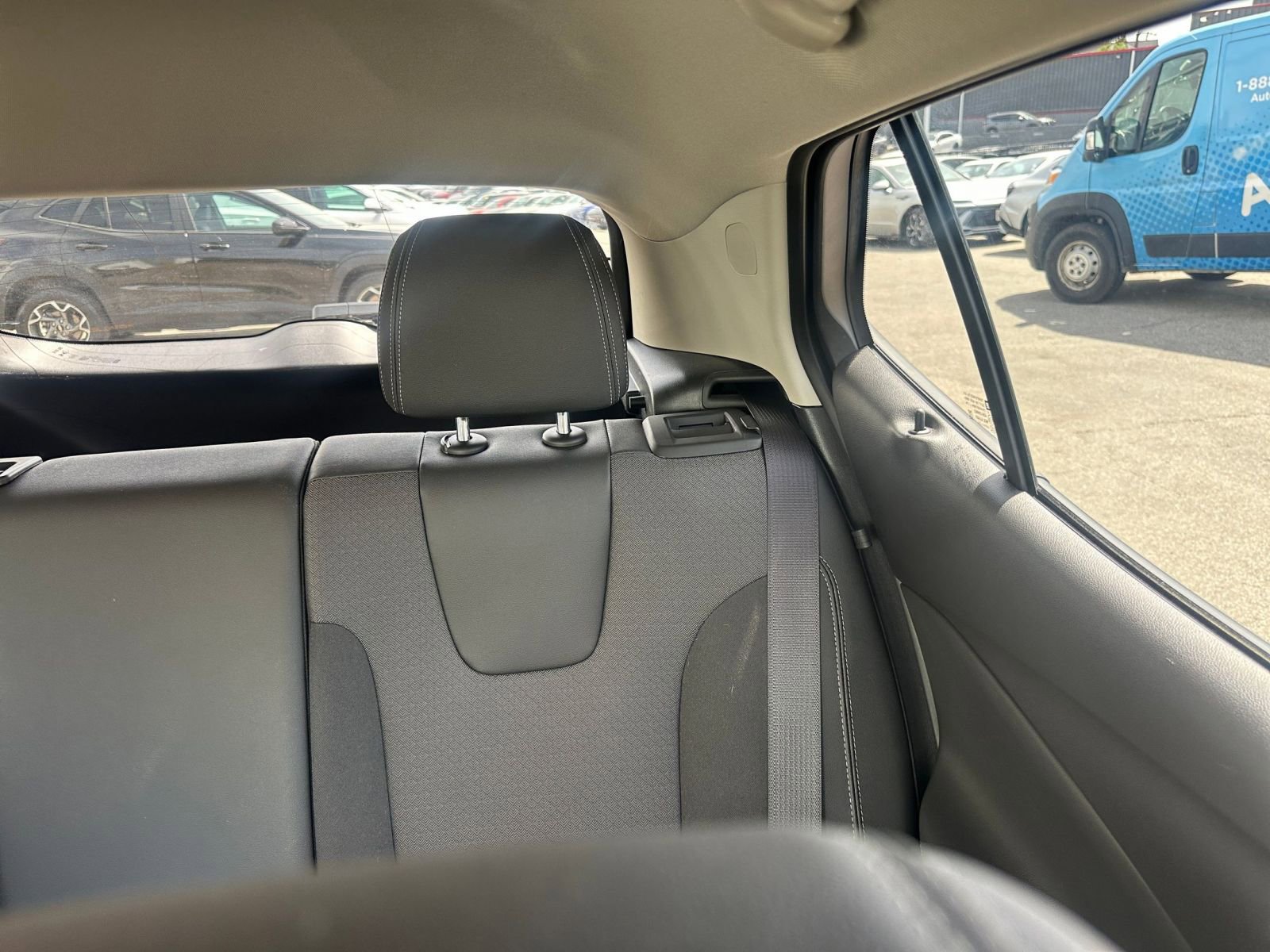 Used 2025 Buick Encore GX Preferred image 36